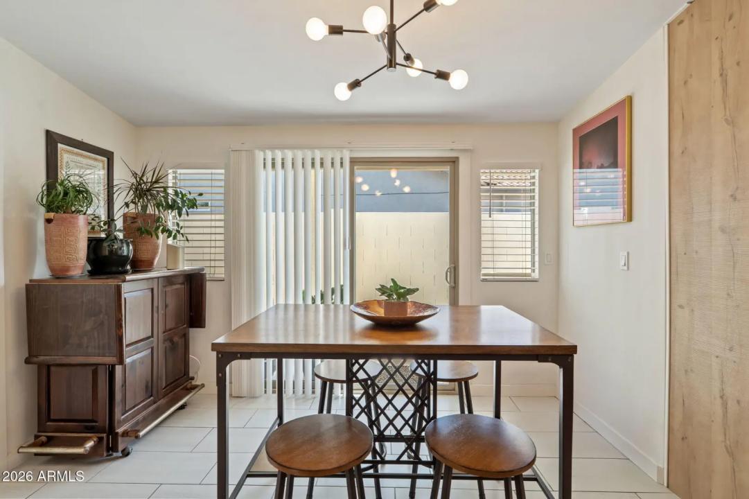 Real Estate Picture 8