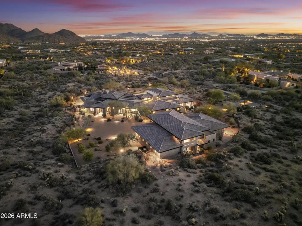 Real Estate Picture 4