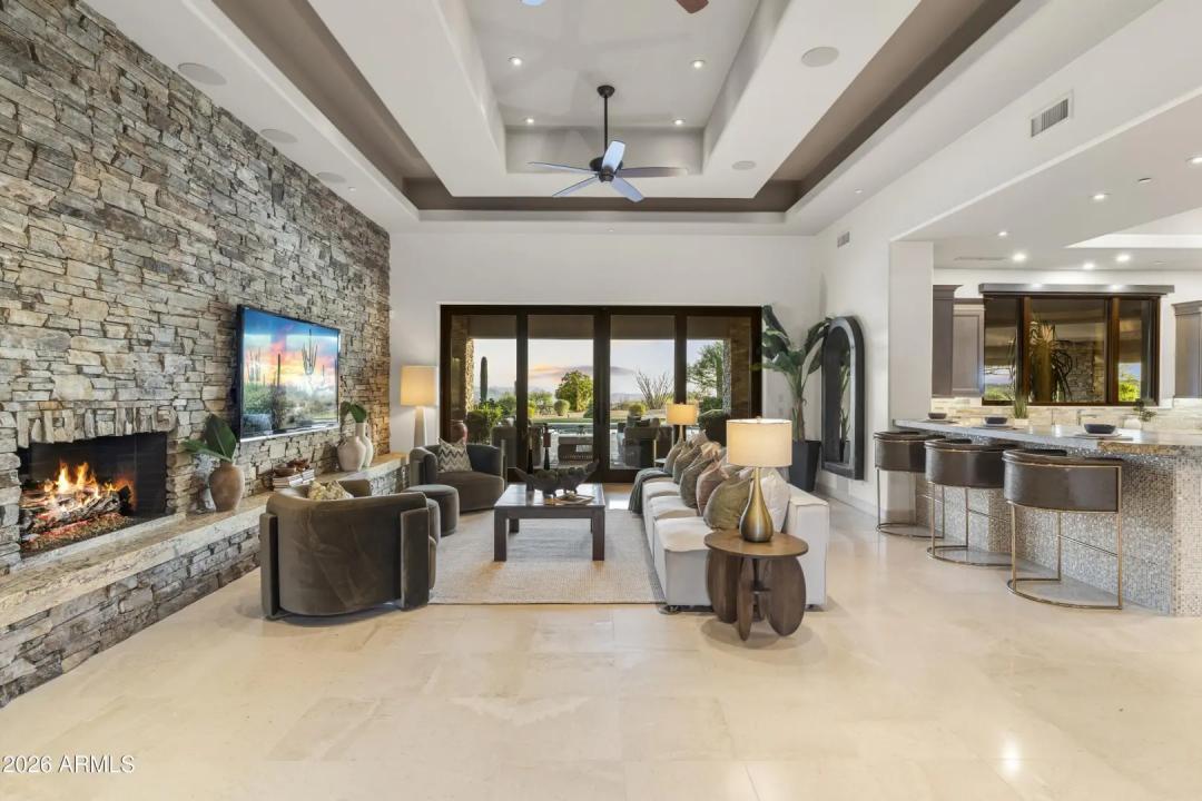 Real Estate Picture 8
