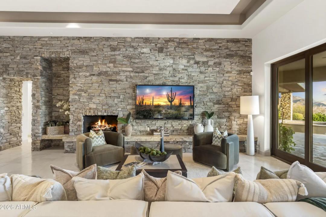 Real Estate Picture 11