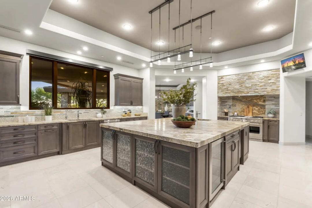 Real Estate Picture 13