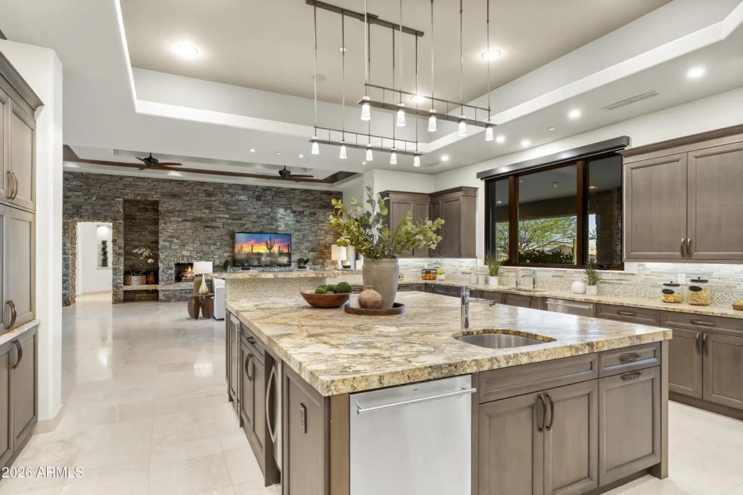 Real Estate Picture 16