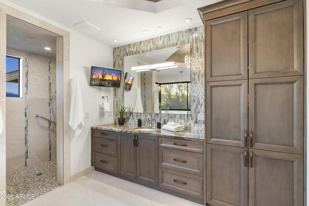 Real Estate Picture 34