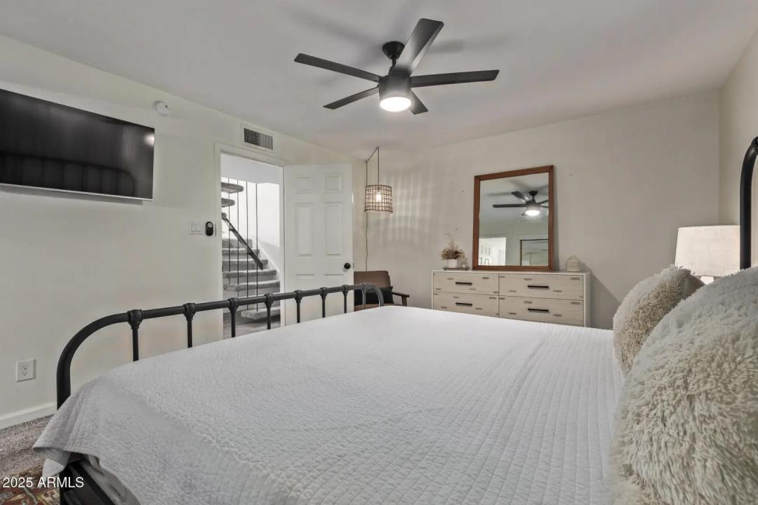 Real Estate Picture 18