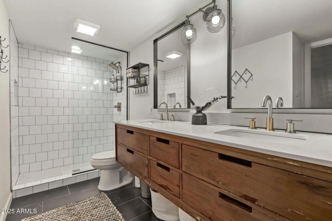 Real Estate Picture 20