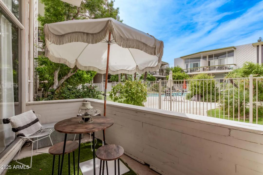 Real Estate Picture 9