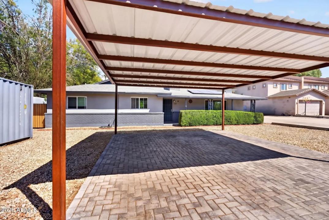 Real Estate Picture 6