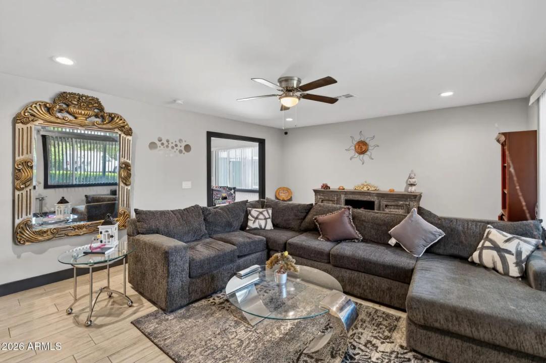 Real Estate Picture 10