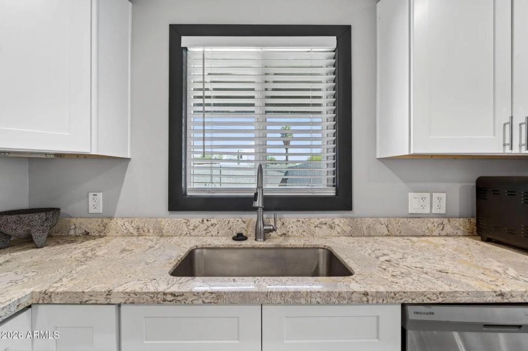 Real Estate Picture 15