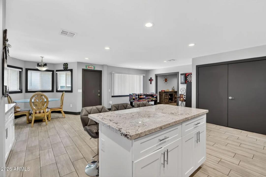 Real Estate Picture 16