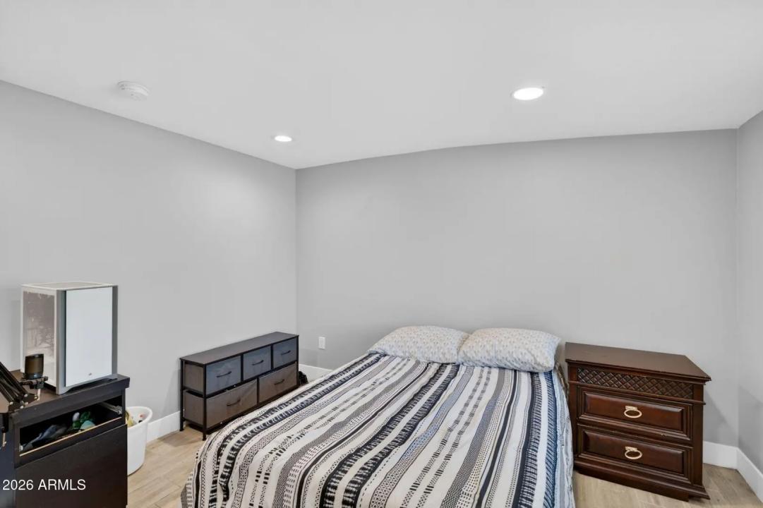 Real Estate Picture 25