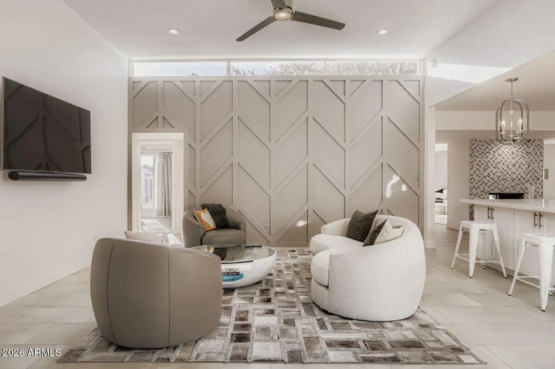 Real Estate Picture 5