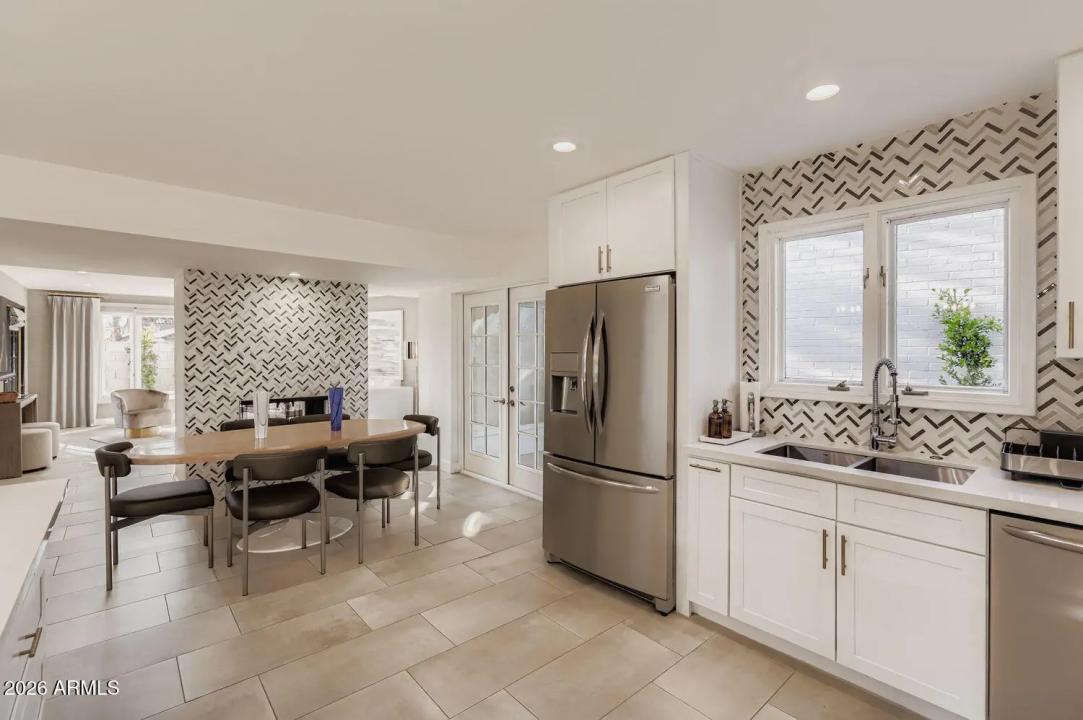 Real Estate Picture 9