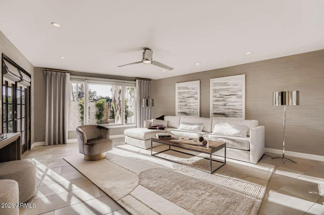 Real Estate Picture 12