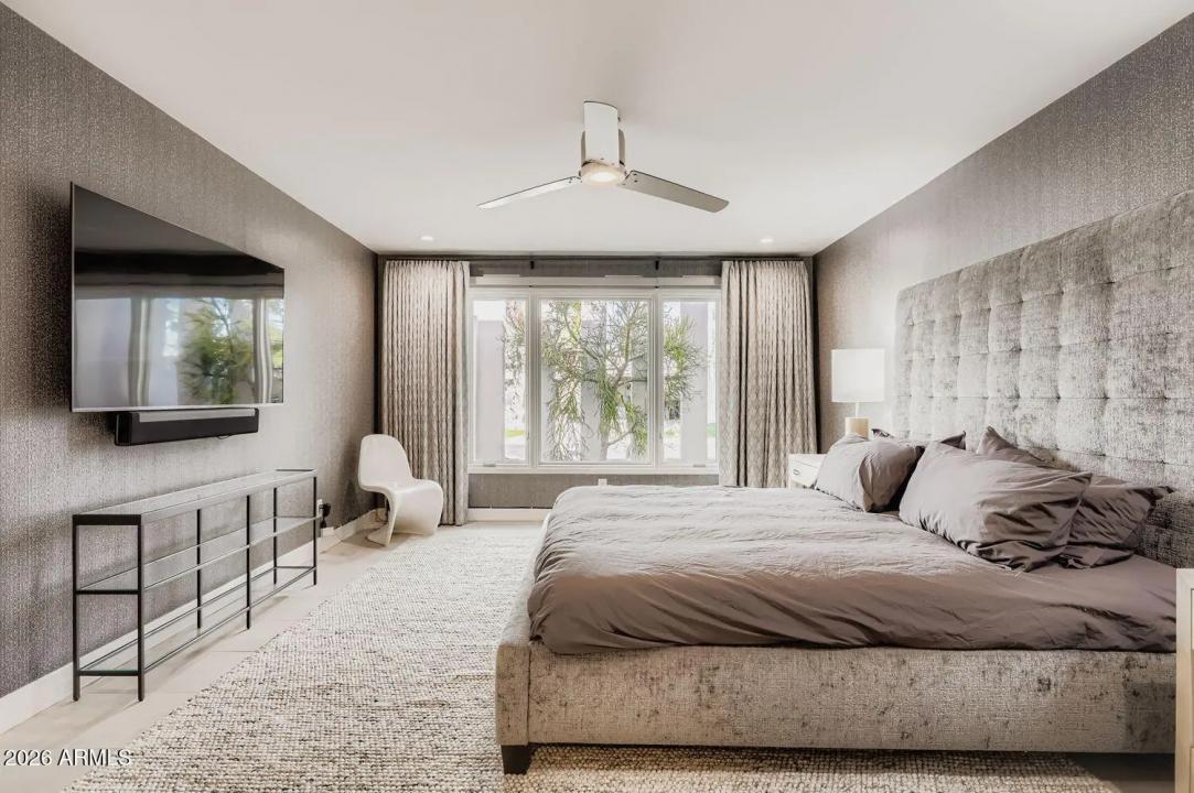 Real Estate Picture 17