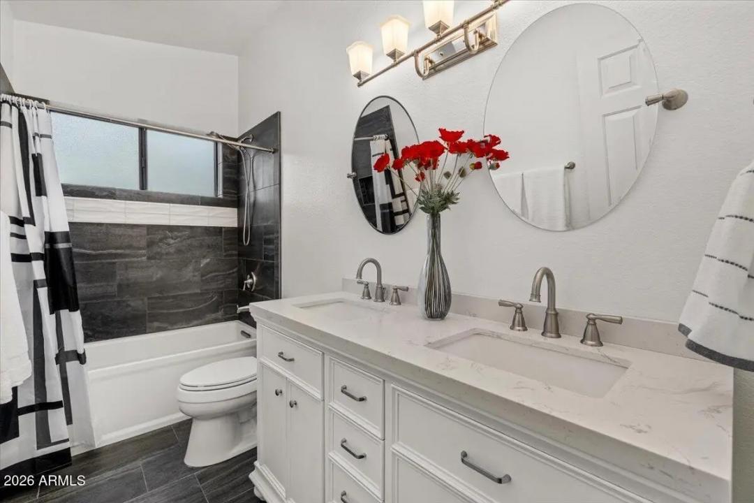 Real Estate Picture 30