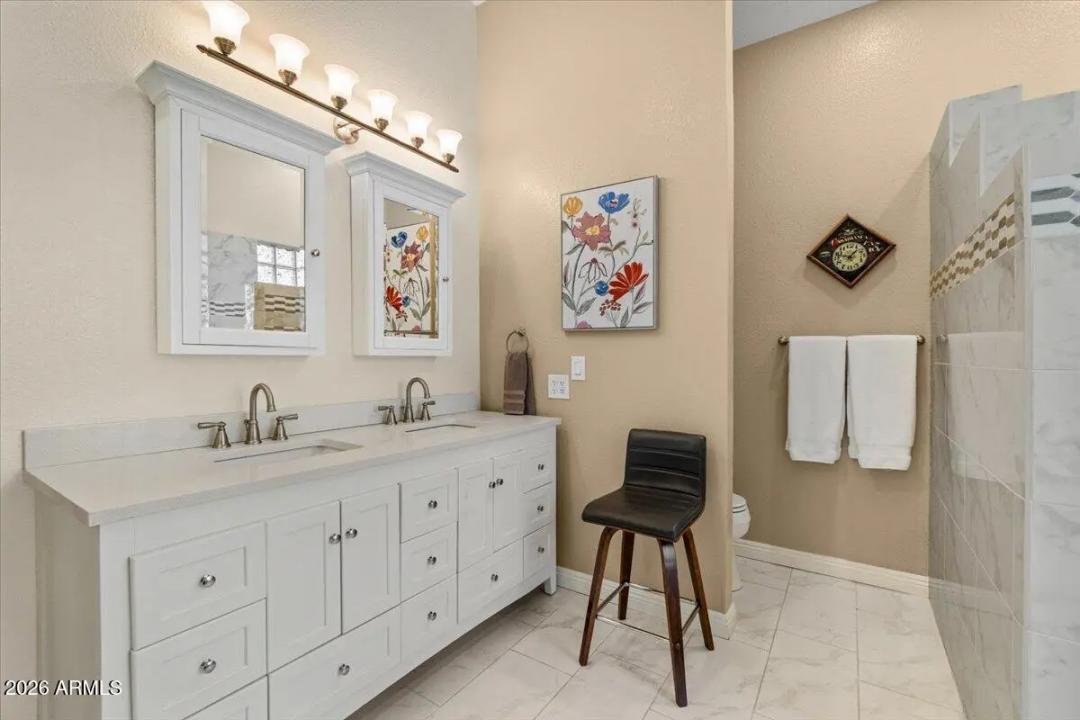 Real Estate Picture 24