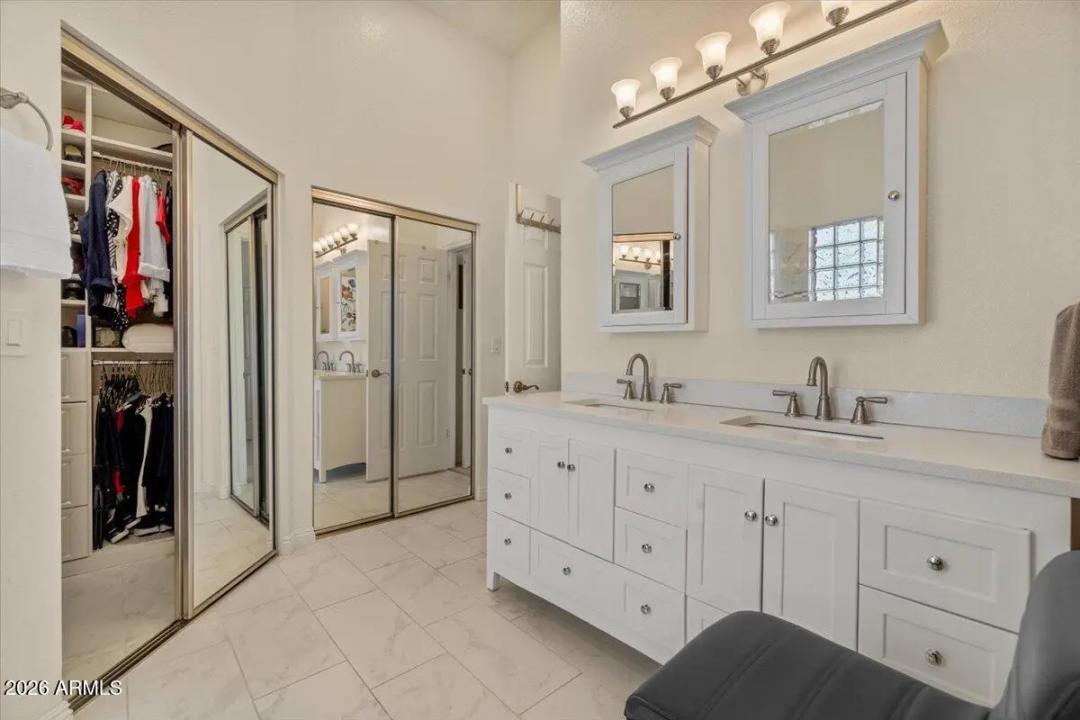 Real Estate Picture 25