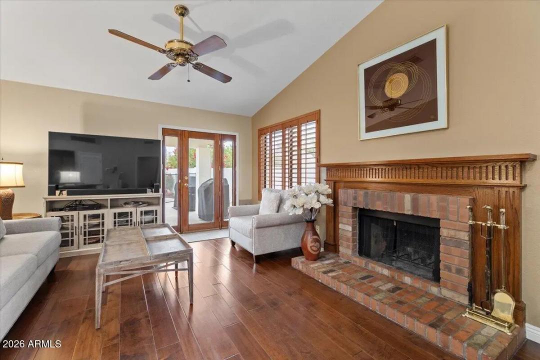 Real Estate Picture 18