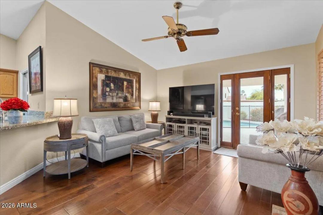 Real Estate Picture 17