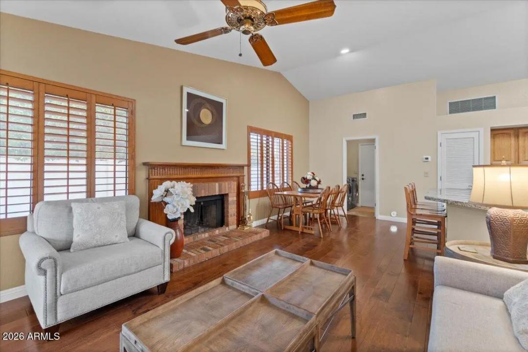 Real Estate Picture 19