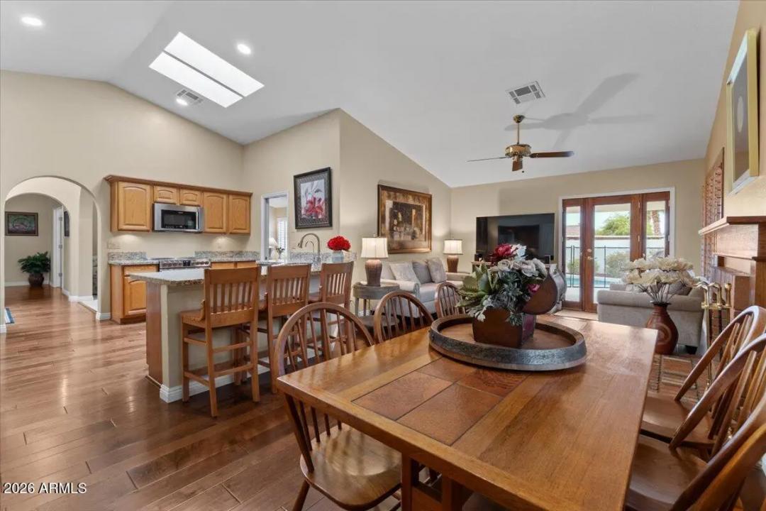 Real Estate Picture 11