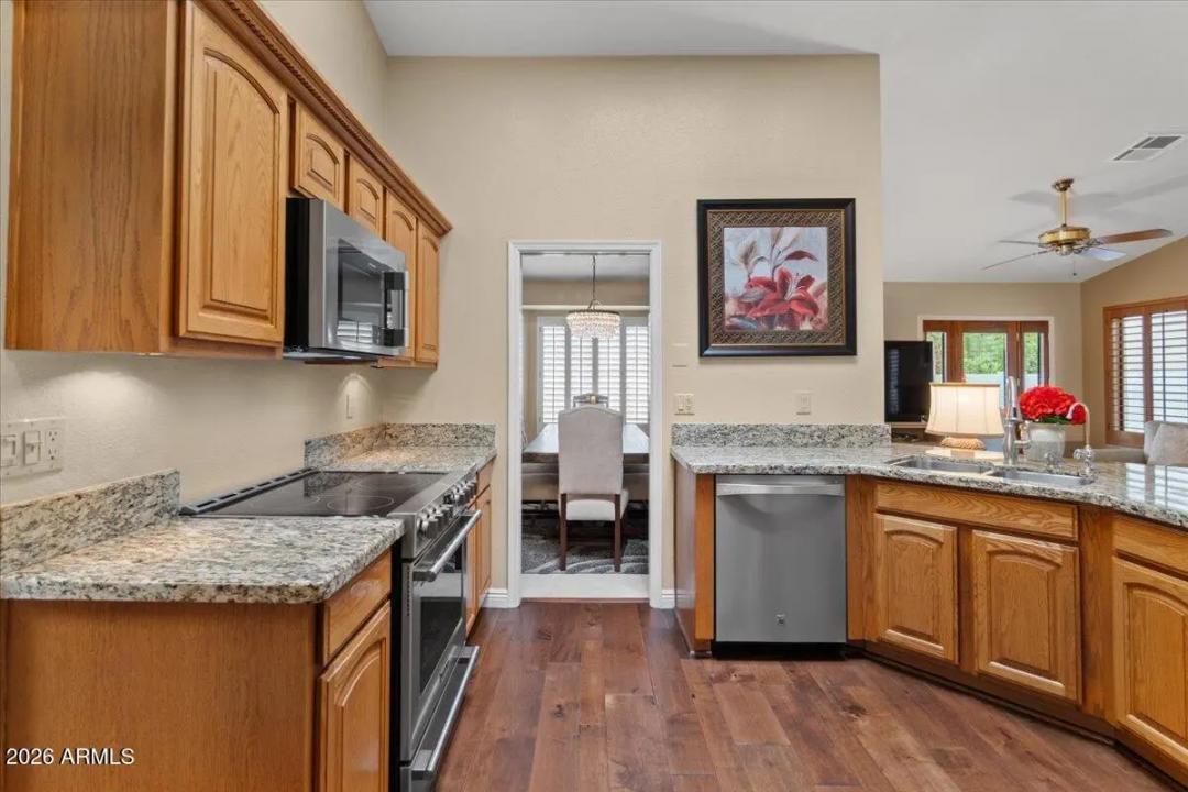 Real Estate Picture 13