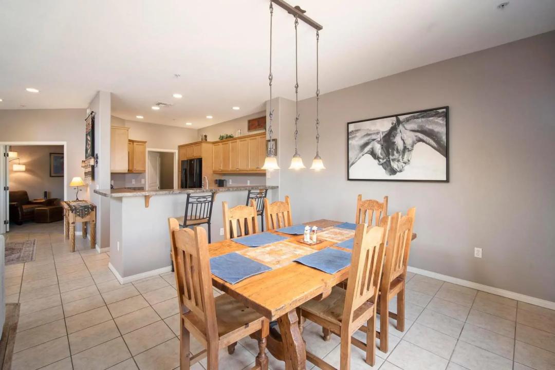 Real Estate Picture 5