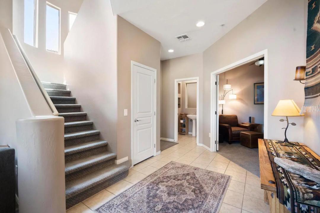 Real Estate Picture 10