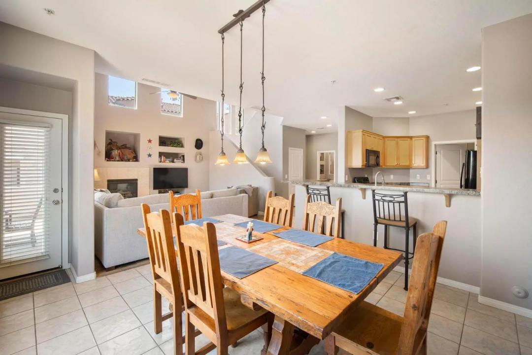 Real Estate Picture 18