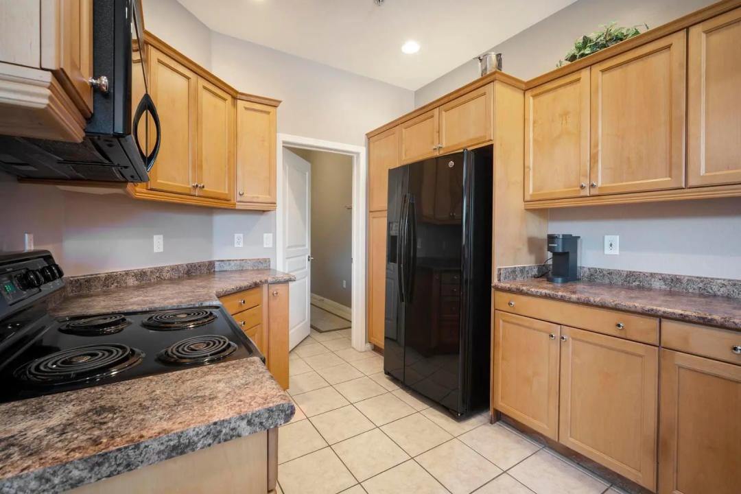 Real Estate Picture 20