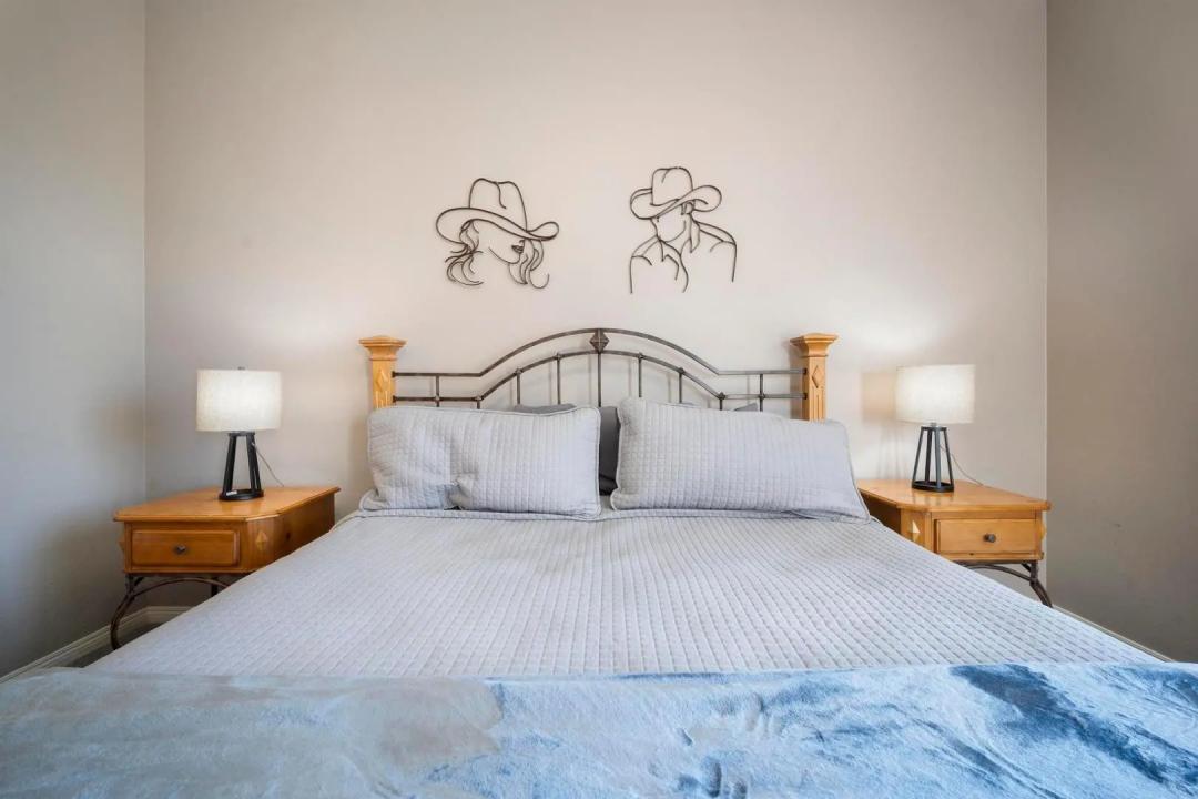 Real Estate Picture 23