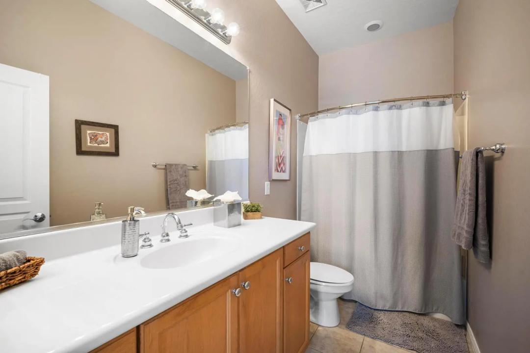 Real Estate Picture 32