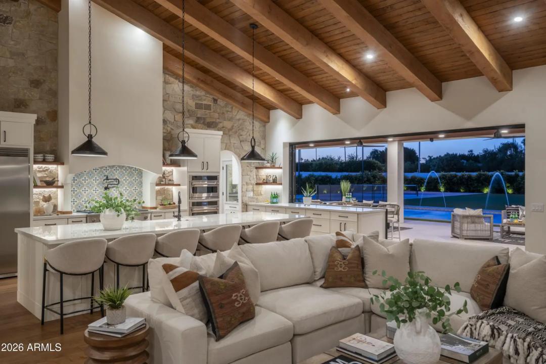 Real Estate Picture 14