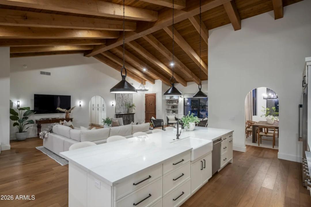 Real Estate Picture 15