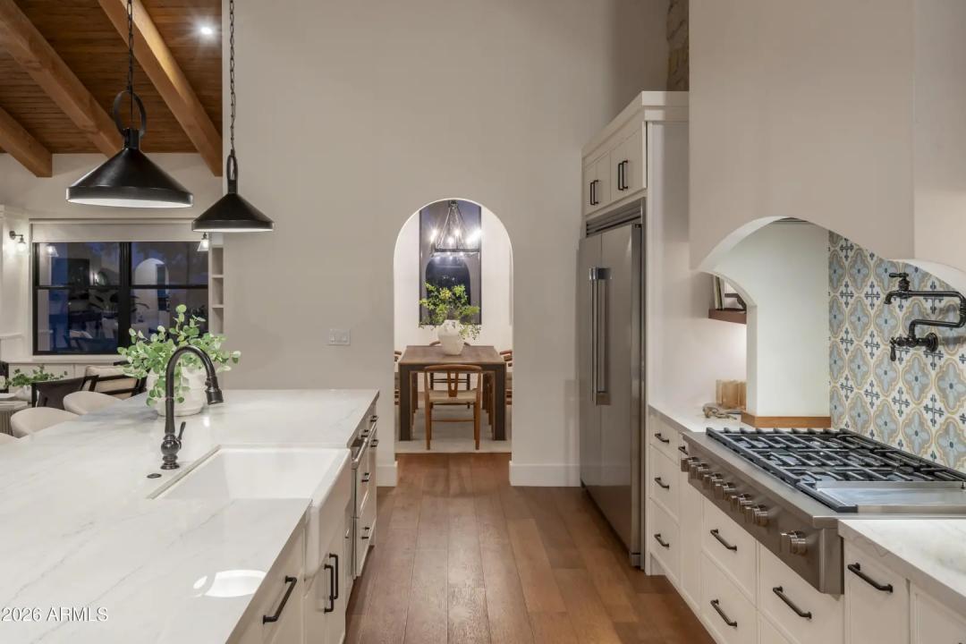 Real Estate Picture 17