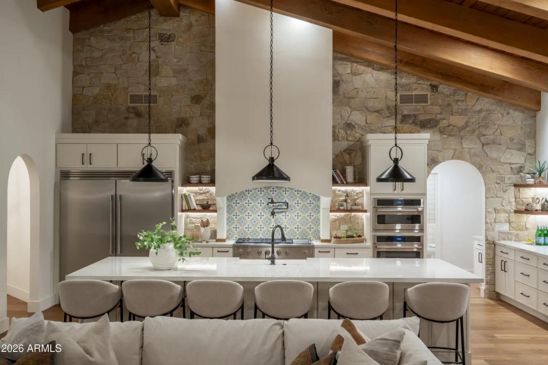 Real Estate Picture 13