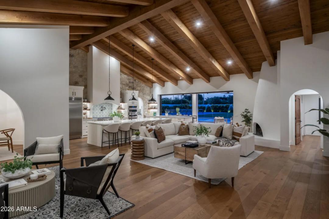 Real Estate Picture 5