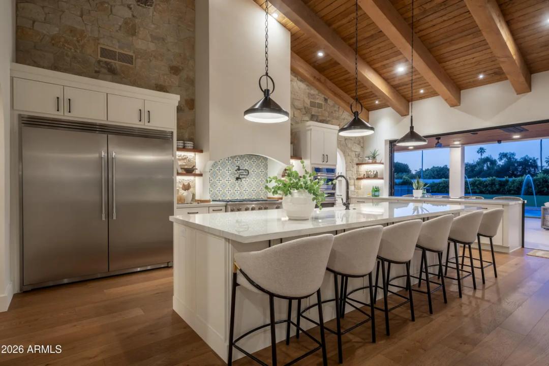 Real Estate Picture 12