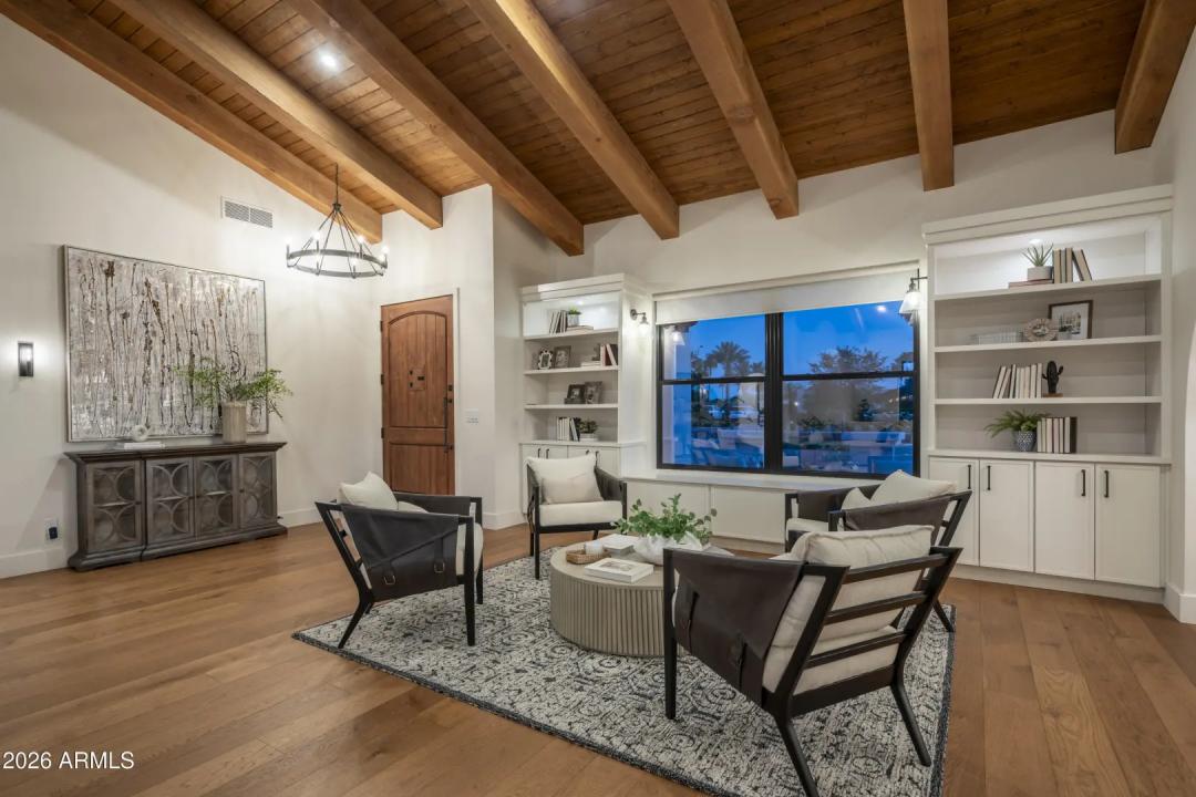 Real Estate Picture 7