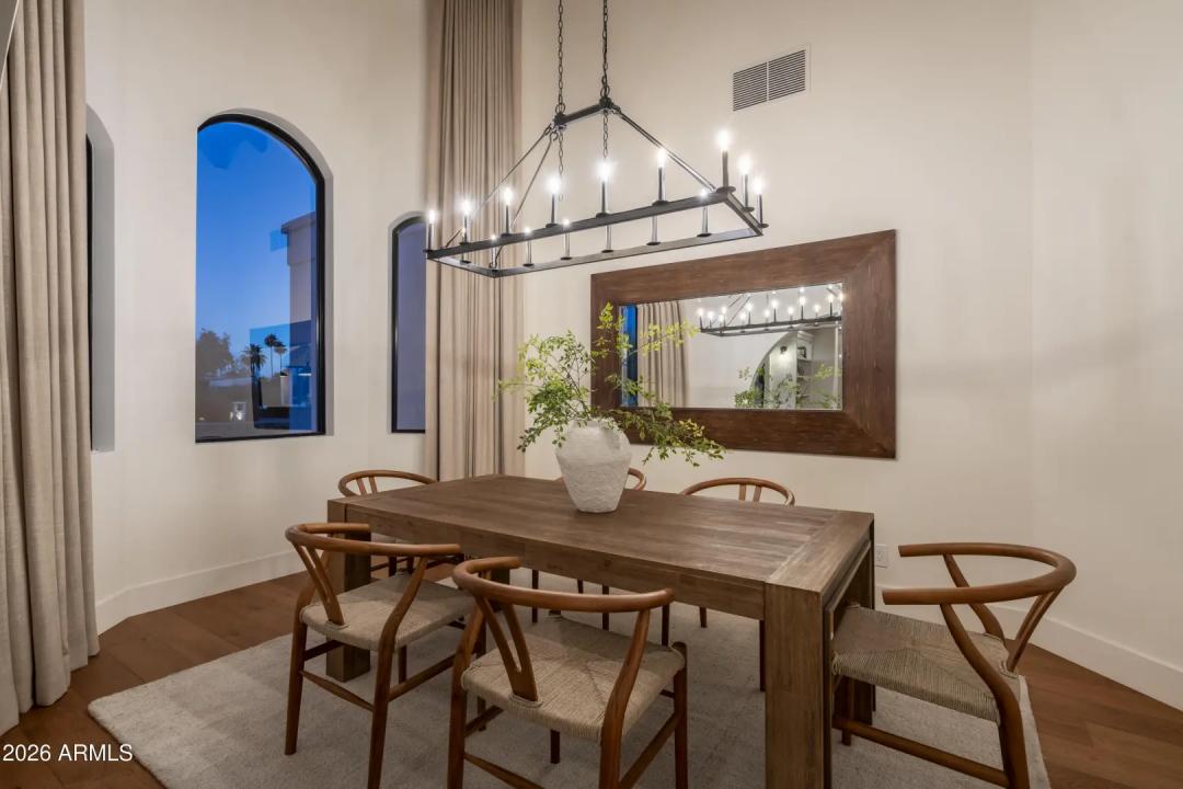 Real Estate Picture 9