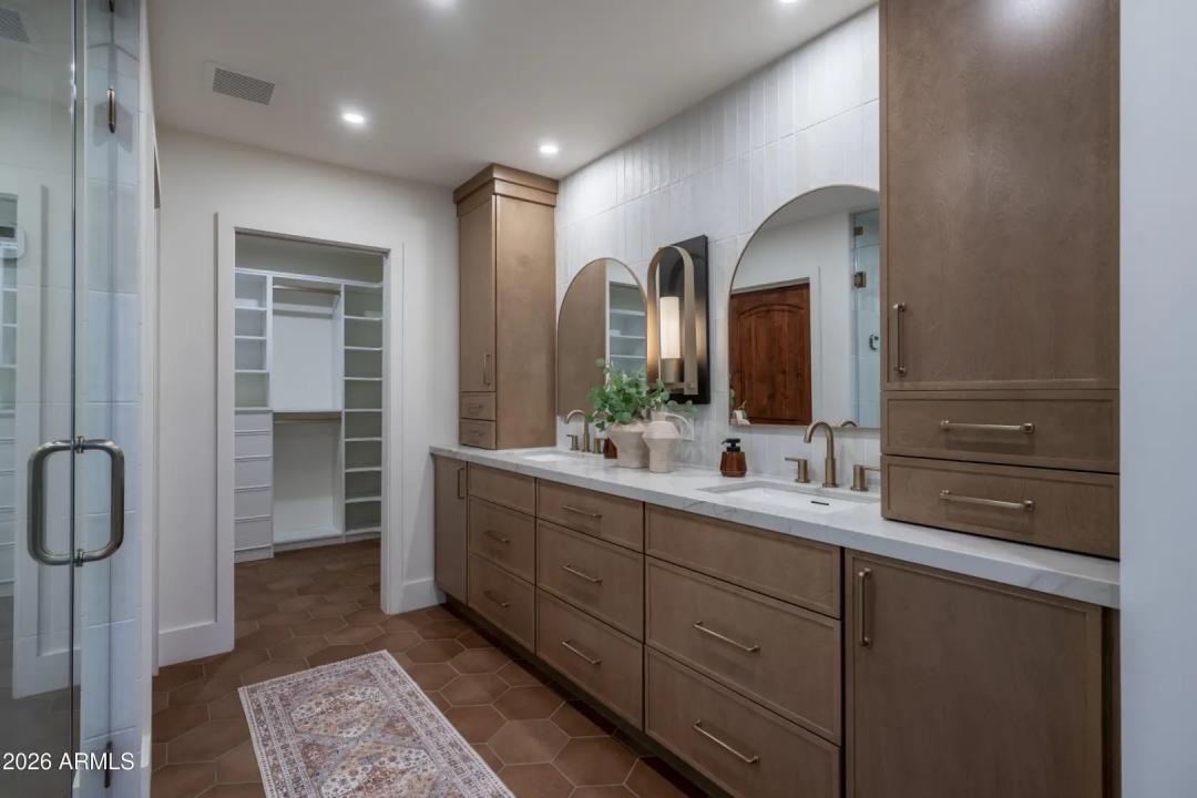 Real Estate Picture 28