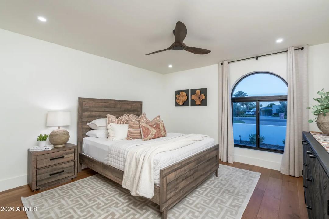 Real Estate Picture 34