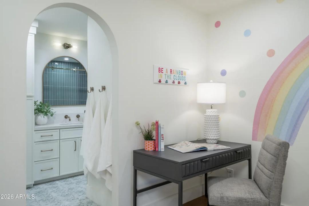 Real Estate Picture 36