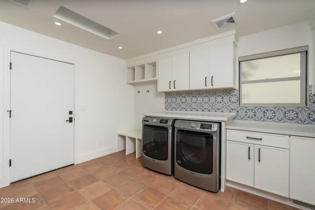 Real Estate Picture 22