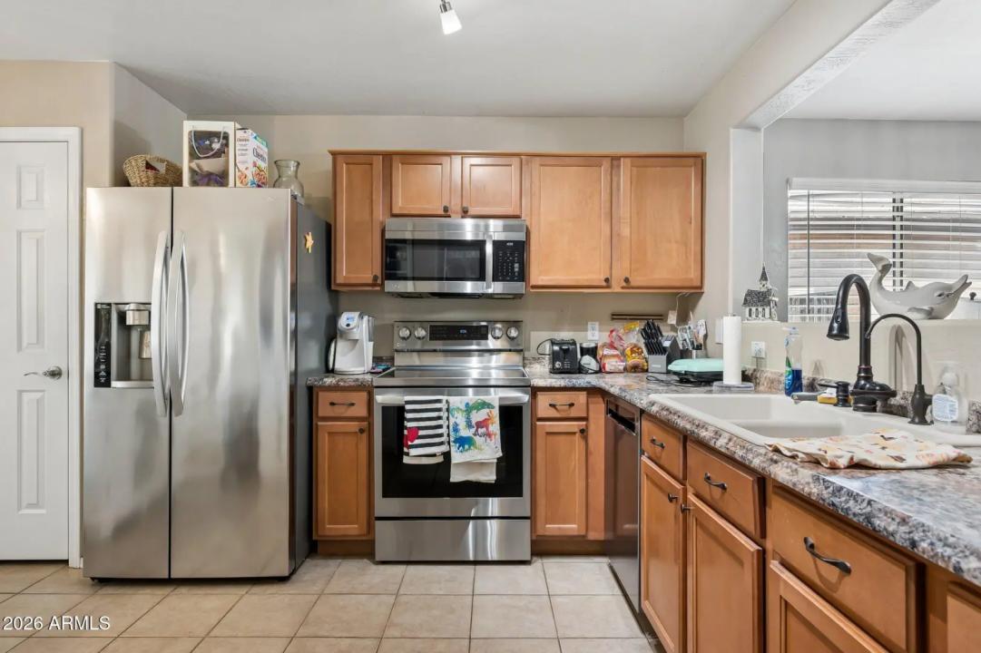 Real Estate Picture 4