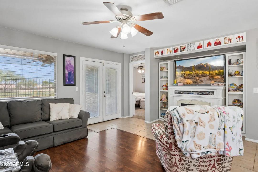 Real Estate Picture 8