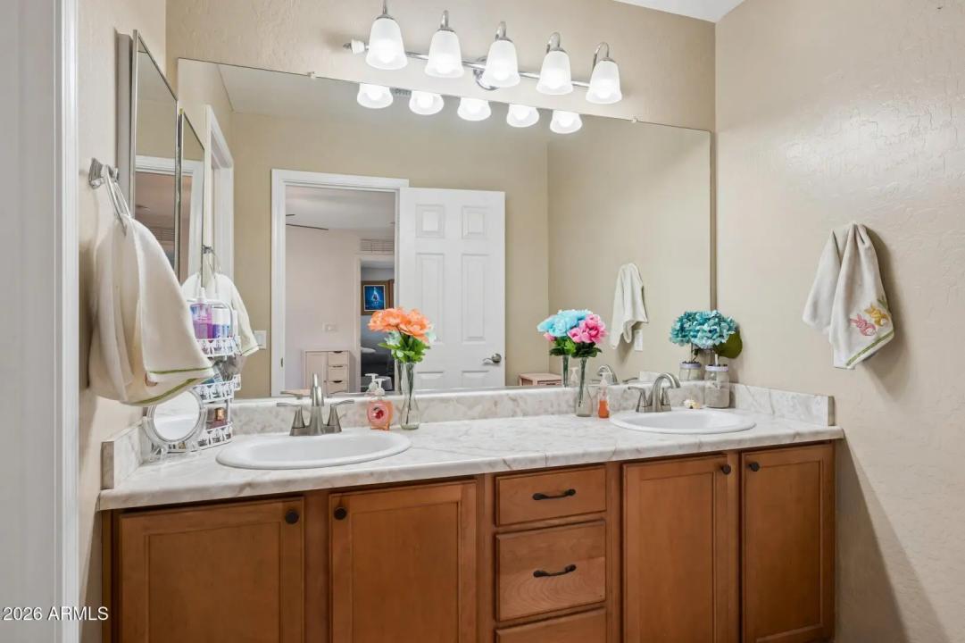 Real Estate Picture 12