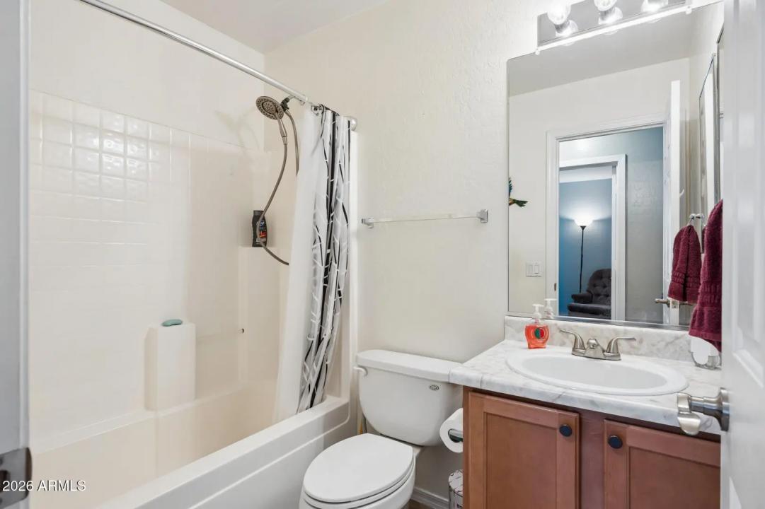 Real Estate Picture 14