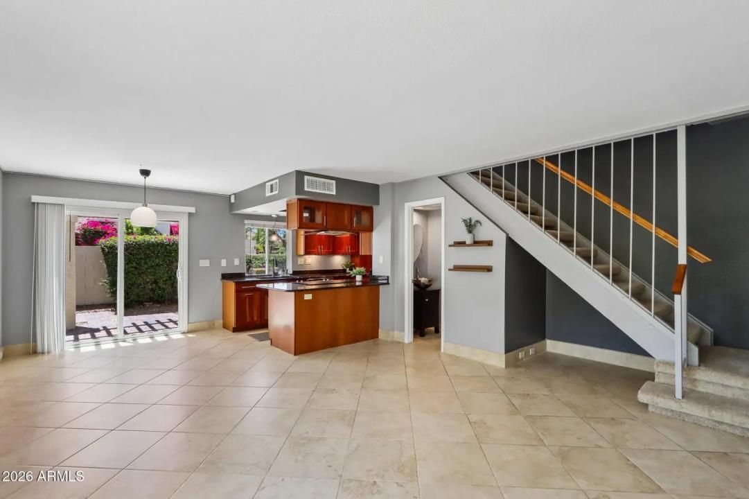 Real Estate Picture 11
